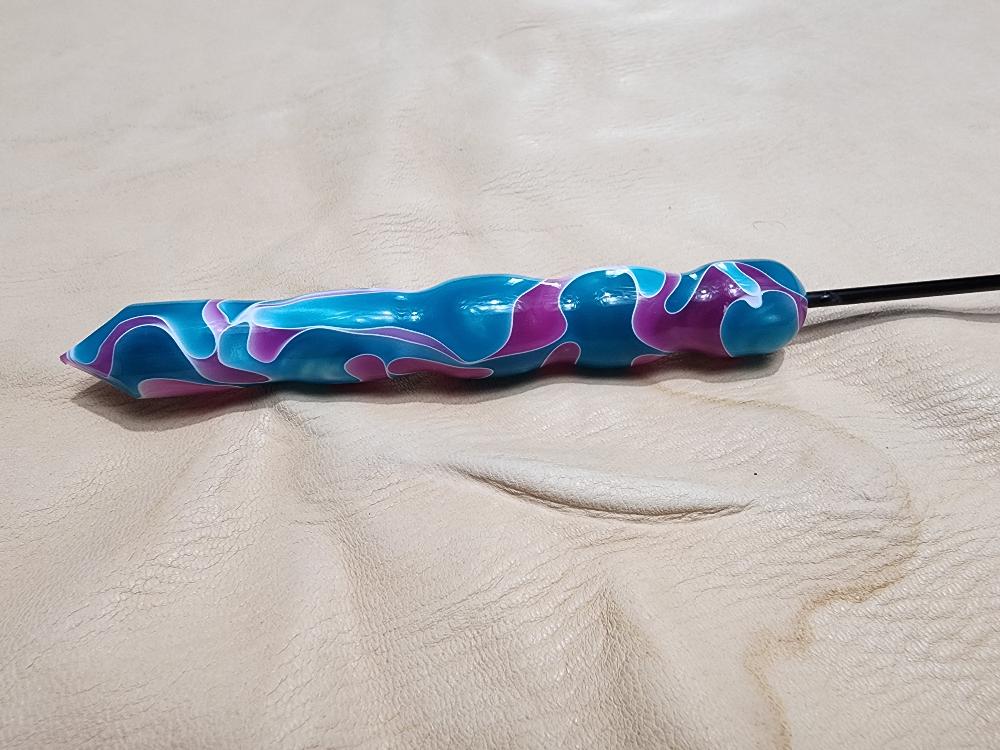 Evil stick - 20" with blue and pink handle