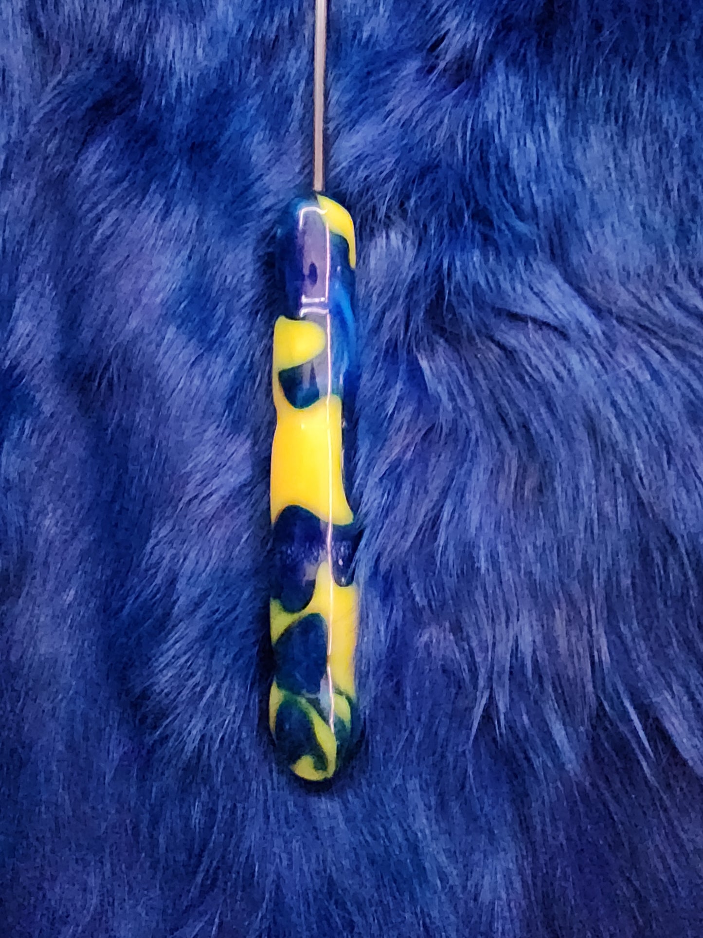 Evil stick - 20" with blue and yellow handle